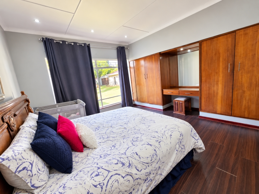 4 Bedroom Property for Sale in Wilkoppies North West